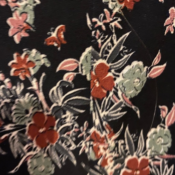 Luluroe LARGE Flowered Carly - Picture 2 of 2